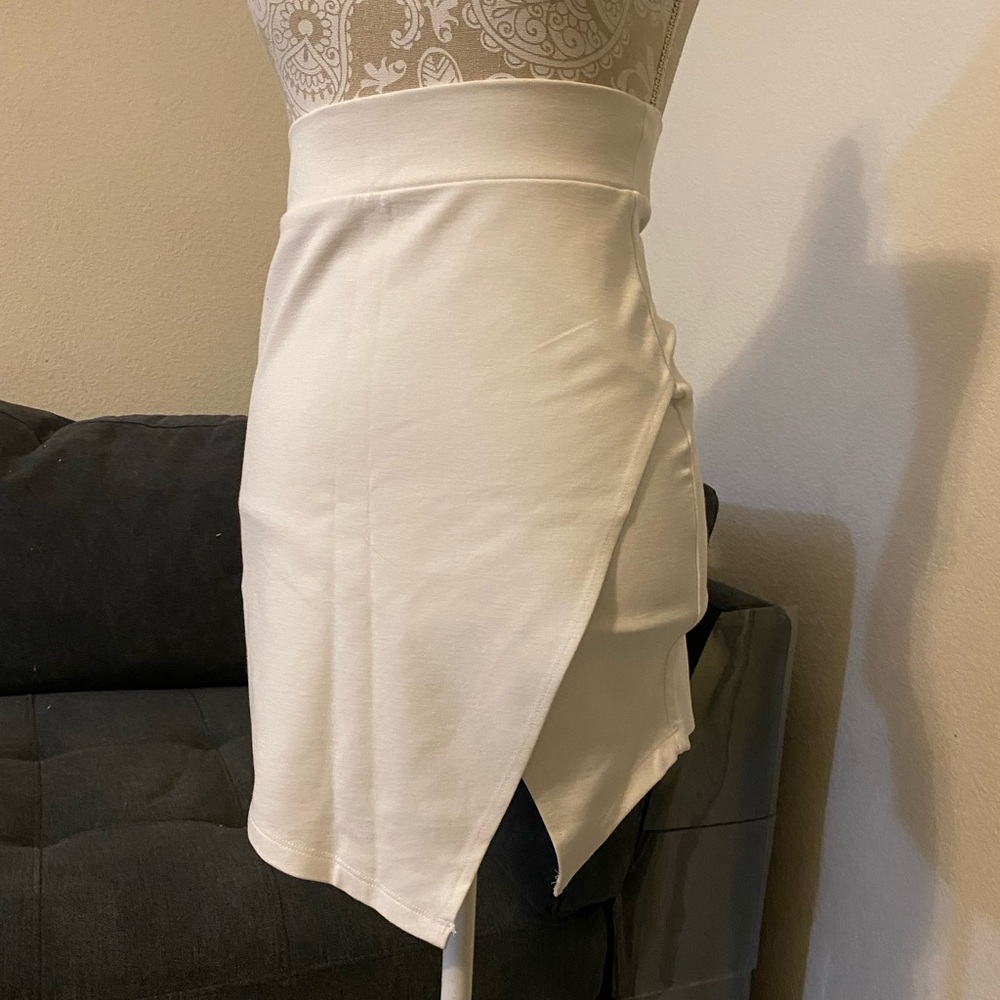 White high waist skirt